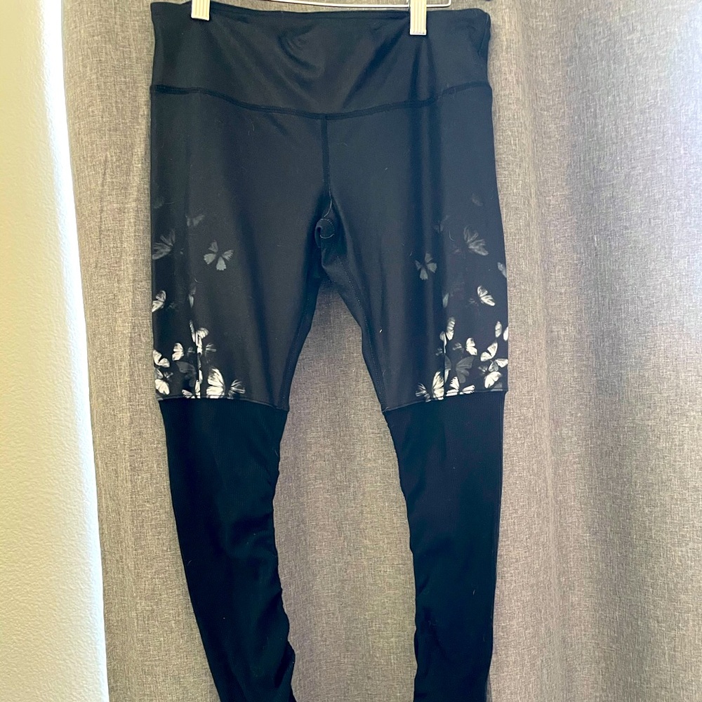 Alo butterfly leggings size Medium